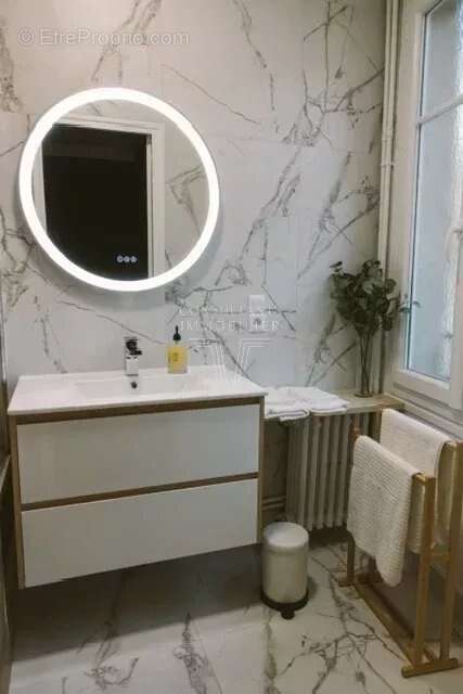 Appartement à PARIS-7E