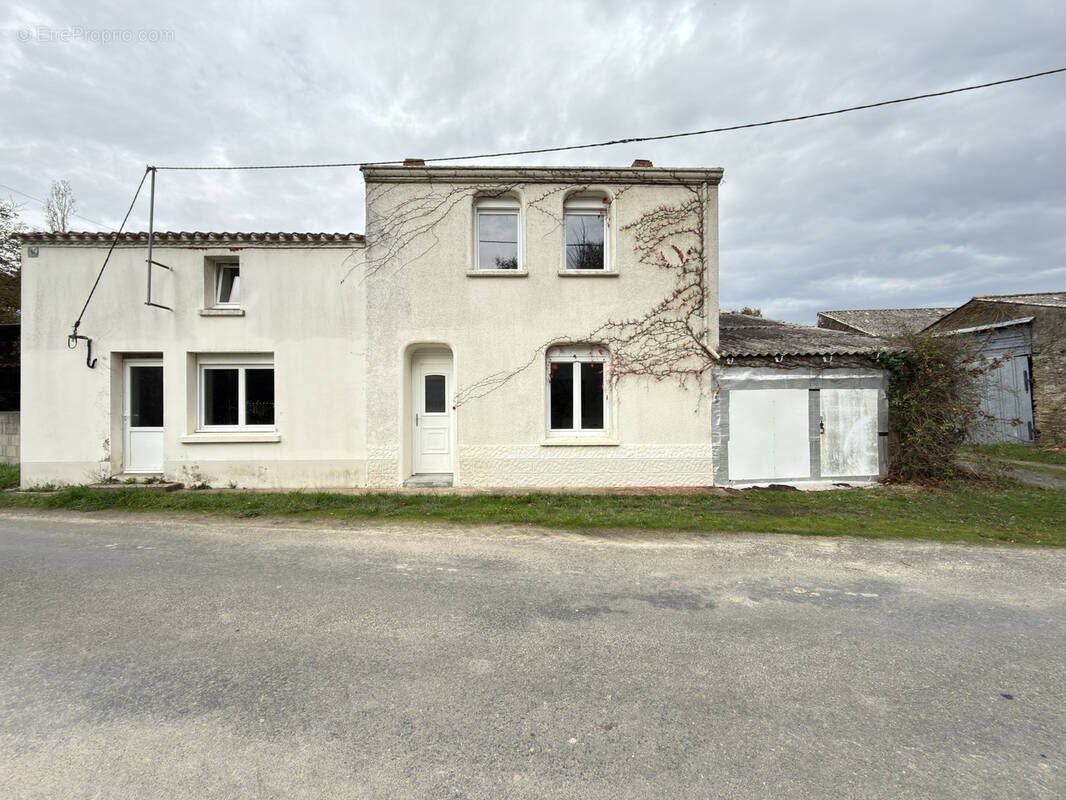 Maison à CORCOUE-SUR-LOGNE