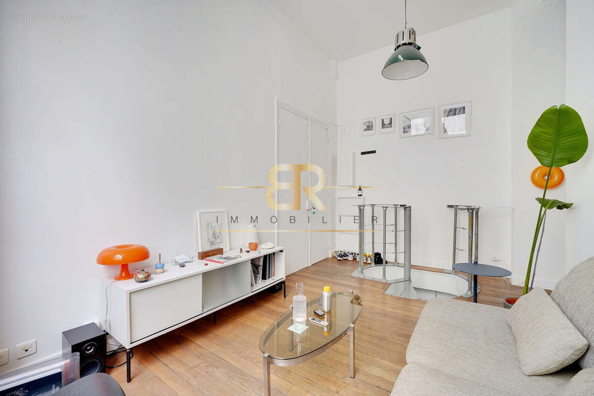 Appartement à PARIS-10E