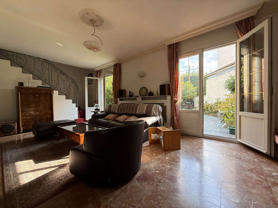 Maison à LE BLANC-MESNIL