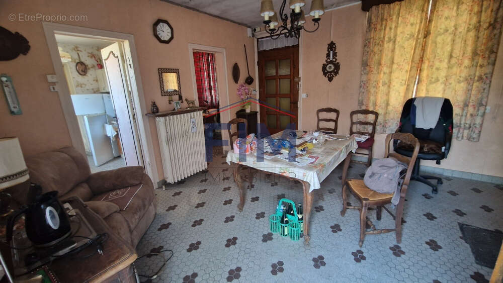 Ensemble immobilier à rénover - photo 2