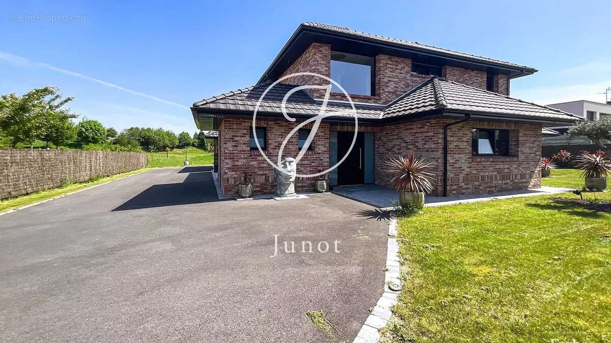 Maison à MERIGNIES