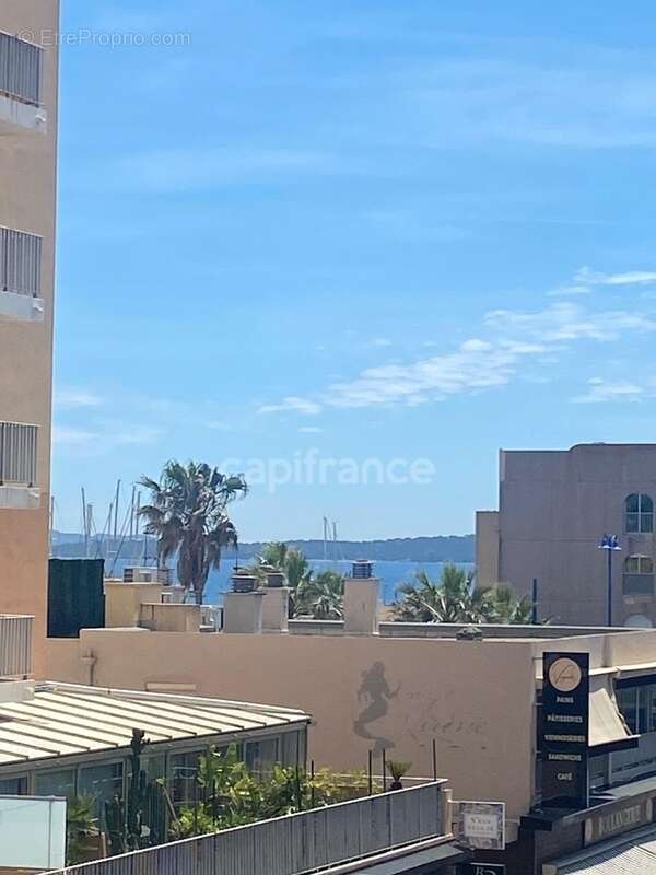 Appartement à vendre 2 pièces HYERES (83) - Port de Hyères - Parking - Terrasses - Cave - photo 9