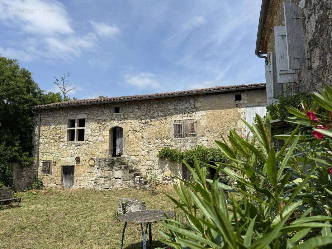 Maison à LA ROMIEU