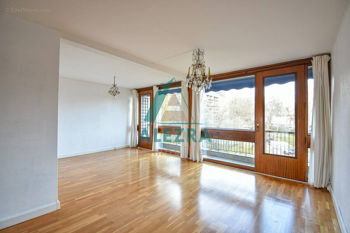 Appartement à LA CELLE-SAINT-CLOUD