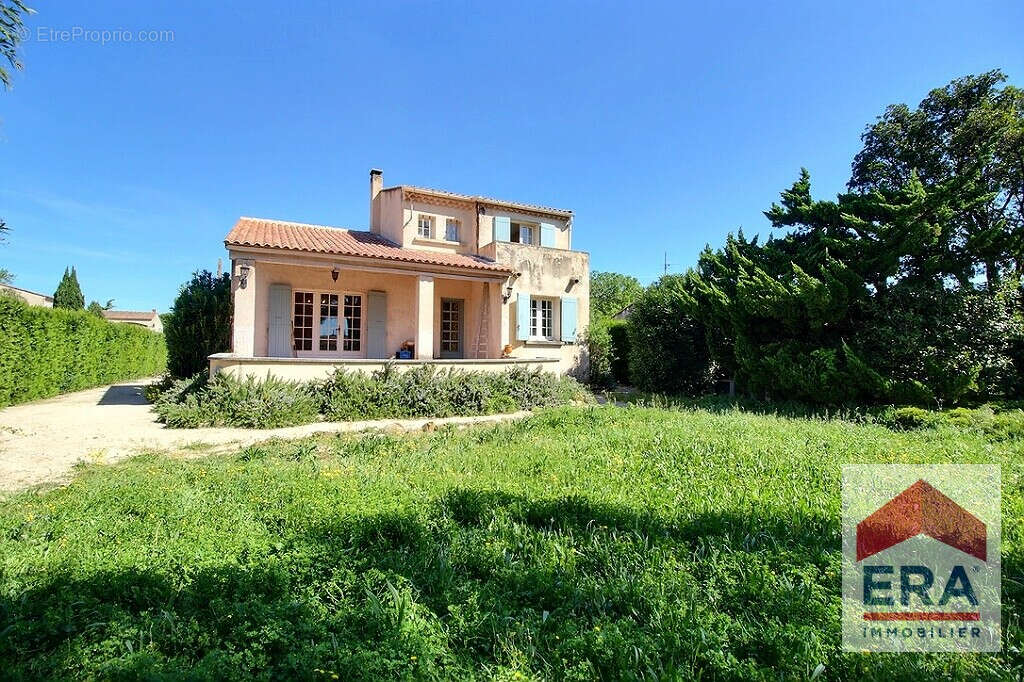 Maison à MORIERES-LES-AVIGNON