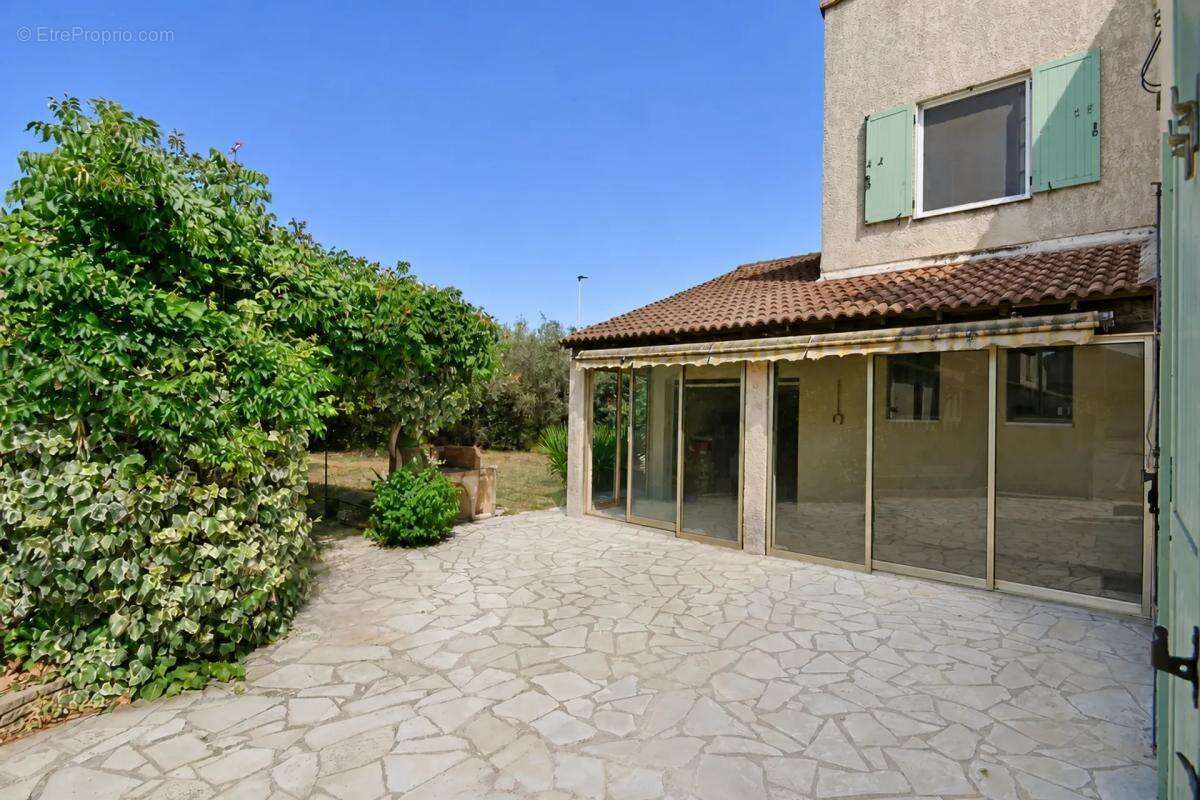Maison de 5 pièces de 129 m² à Arles - photo 21