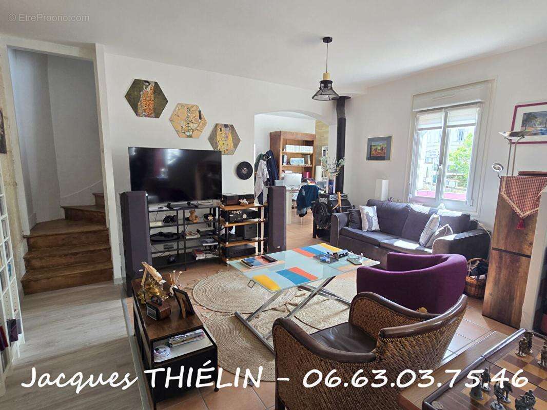 Maison à LONGUE-JUMELLES