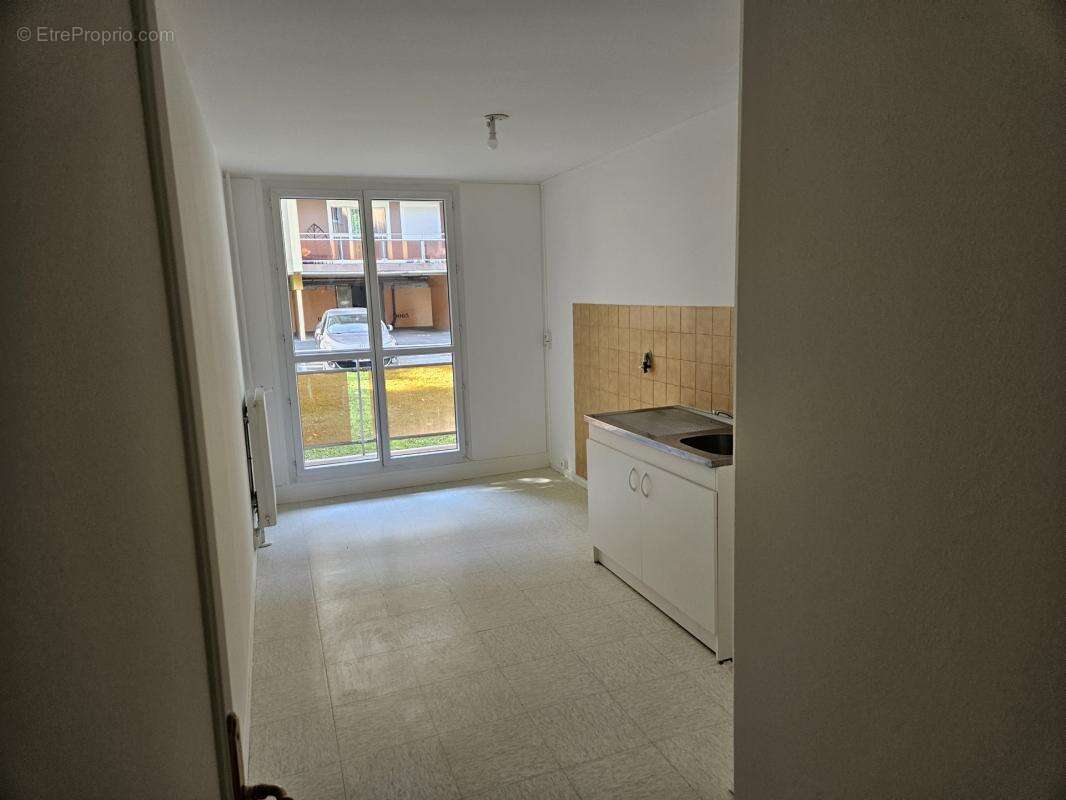 Appartement à COMBS-LA-VILLE