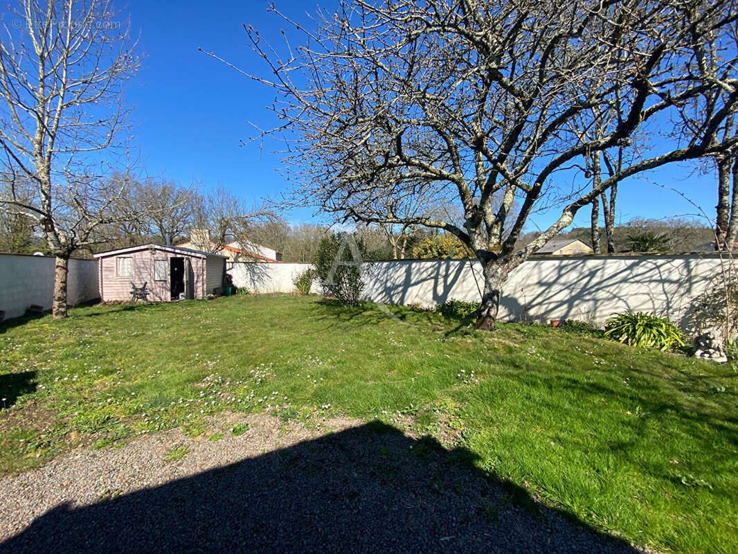 Maison à SAINT-JULIEN-DES-LANDES