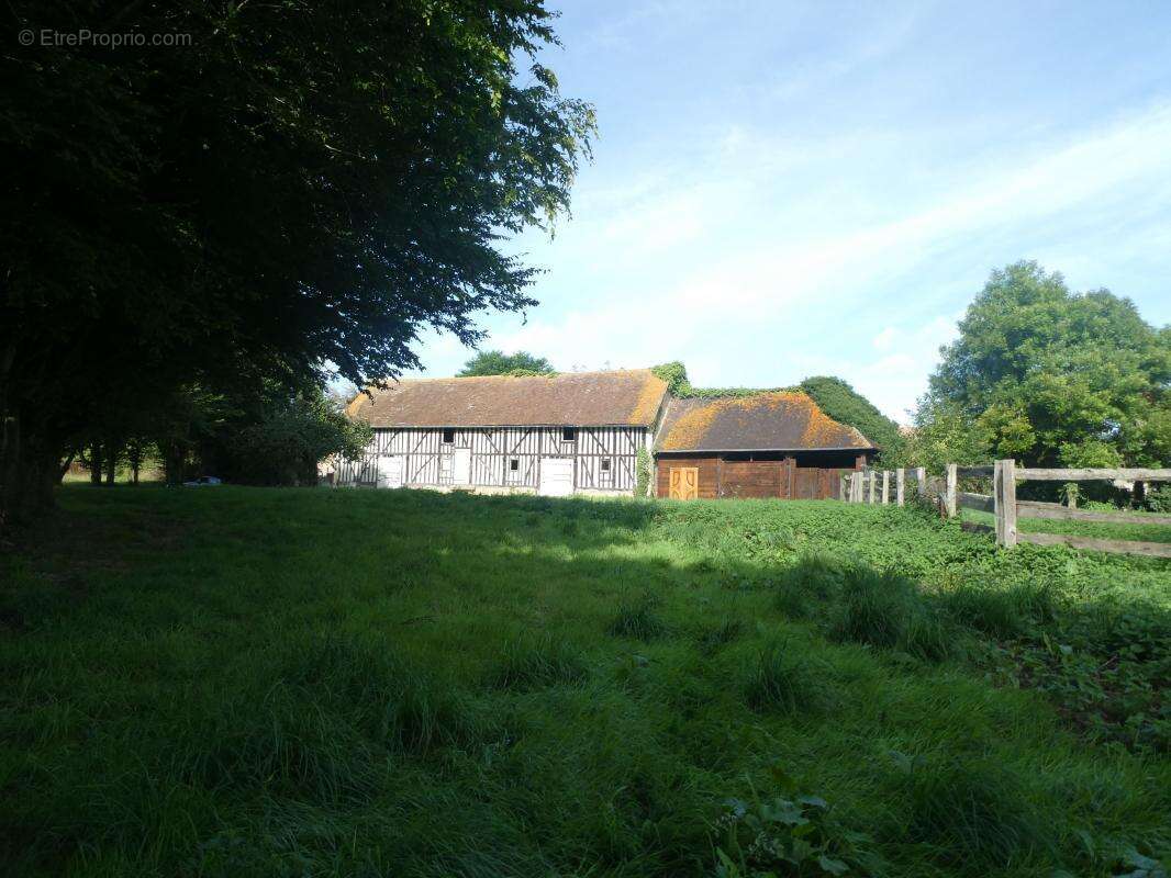 Terrain à MEZIDON-CANON