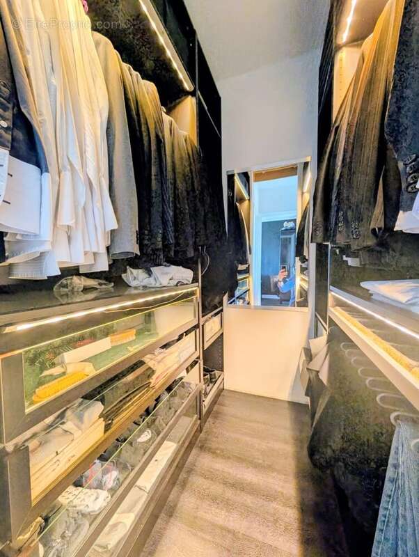 Appartement à LES CLAYES-SOUS-BOIS