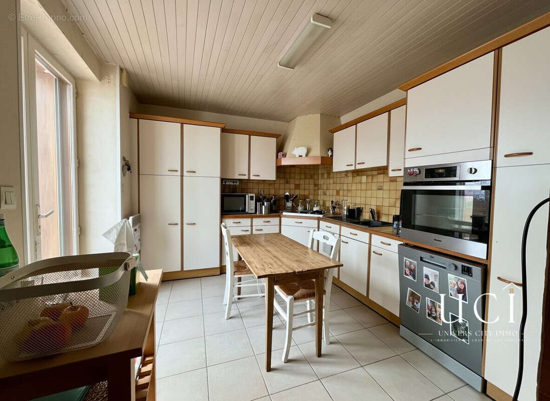 Maison 81 m² à Etriche  - photo 2