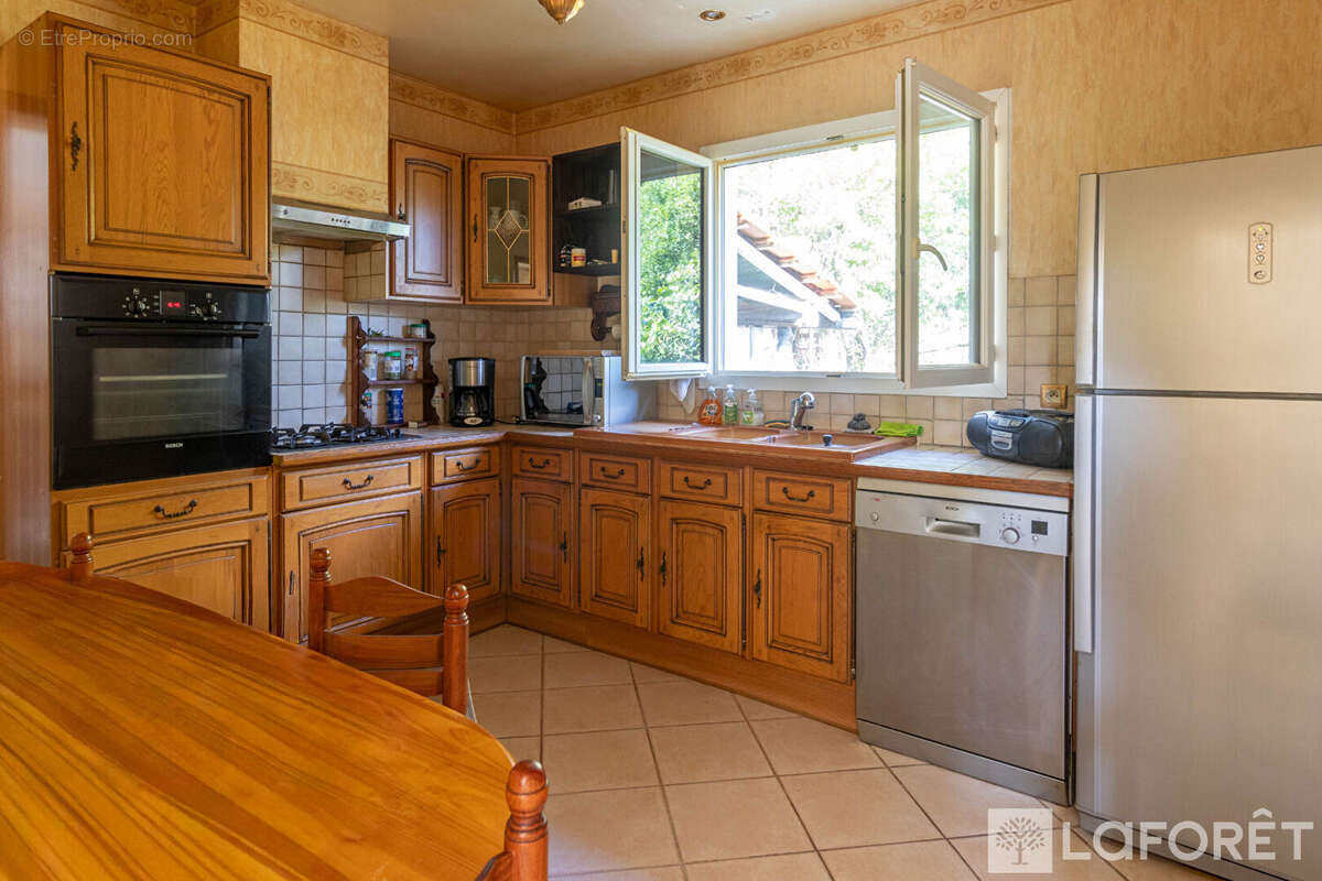 Maison à LA CHAPELLE-GONAGUET