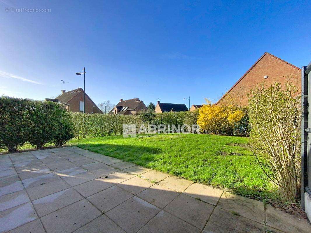 Maison à NEUVILLE-EN-FERRAIN