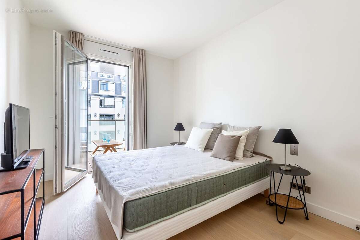 Appartement à PARIS-7E