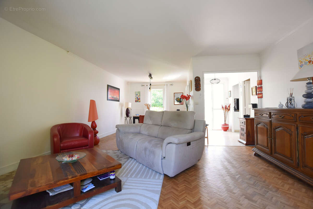 Maison à LES ESSARTS-LE-ROI