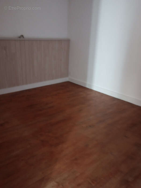 local commercial avec appartement à vendre AIRVAULT (79) - photo 9