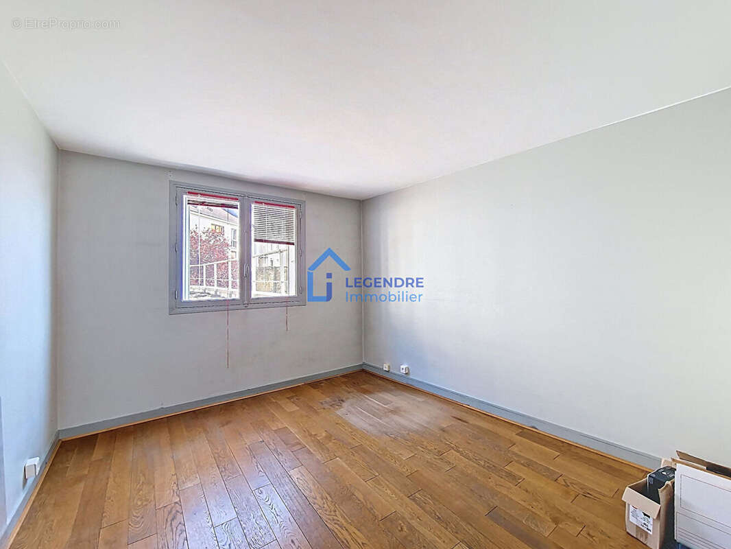 Commerce à PONTOISE