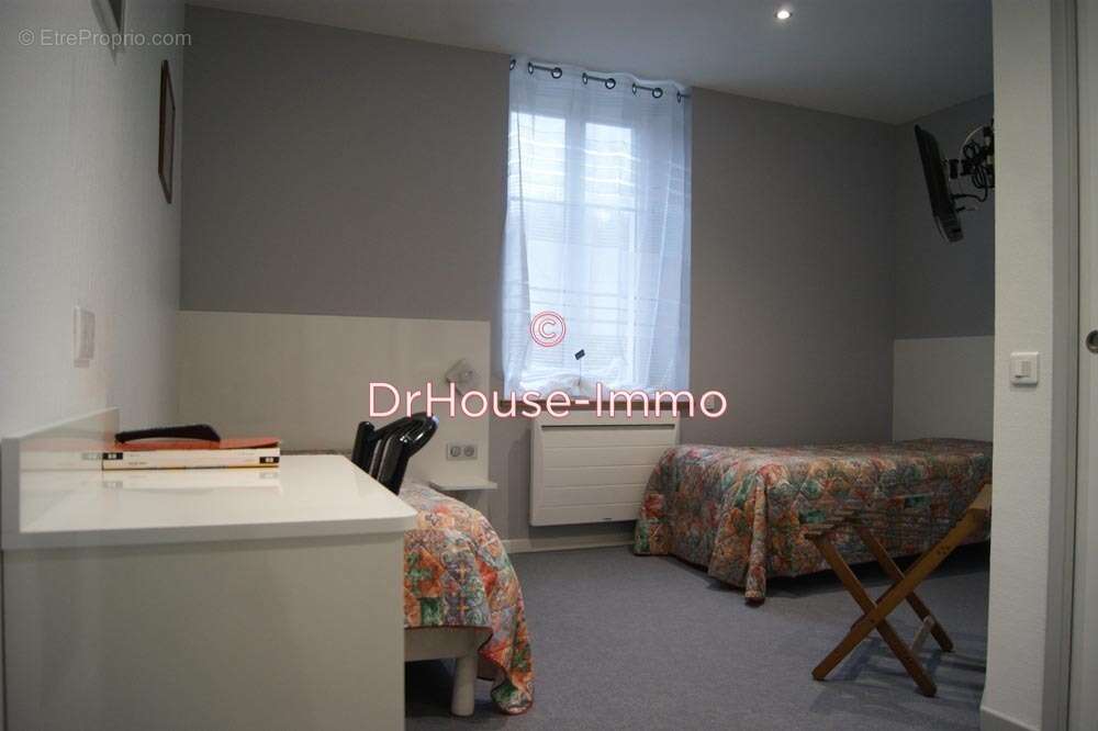 Commerce à CONTREXEVILLE