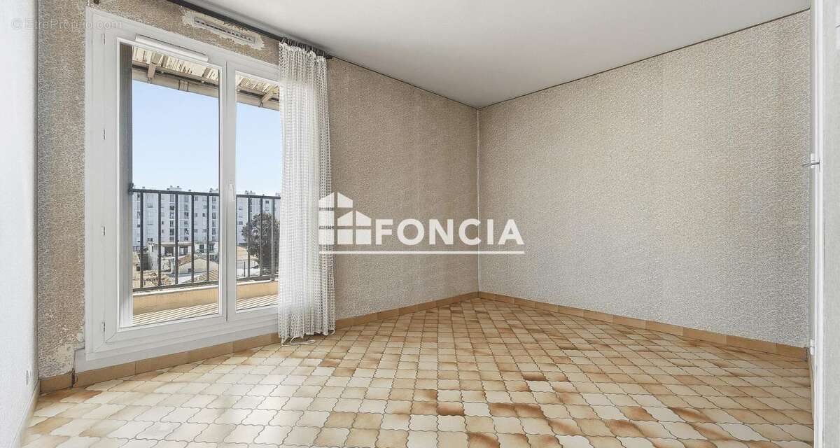 À vendre - 4 pièces en étage élevé avec balcon, garage et cave - Nice Ouest - photo 8