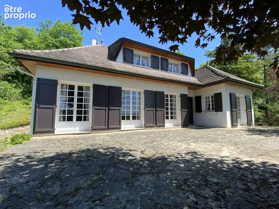 Maison à MONTAGNIEU