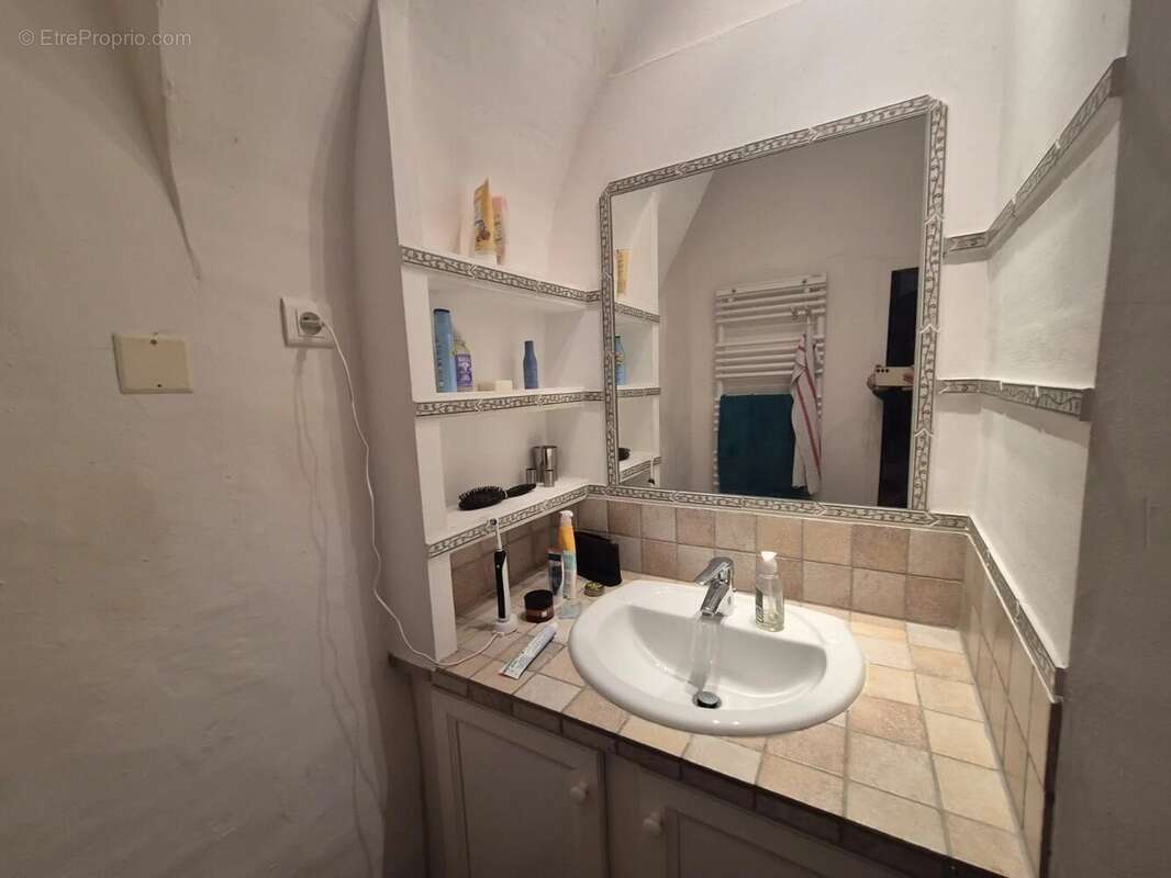 Appartement à COTIGNAC