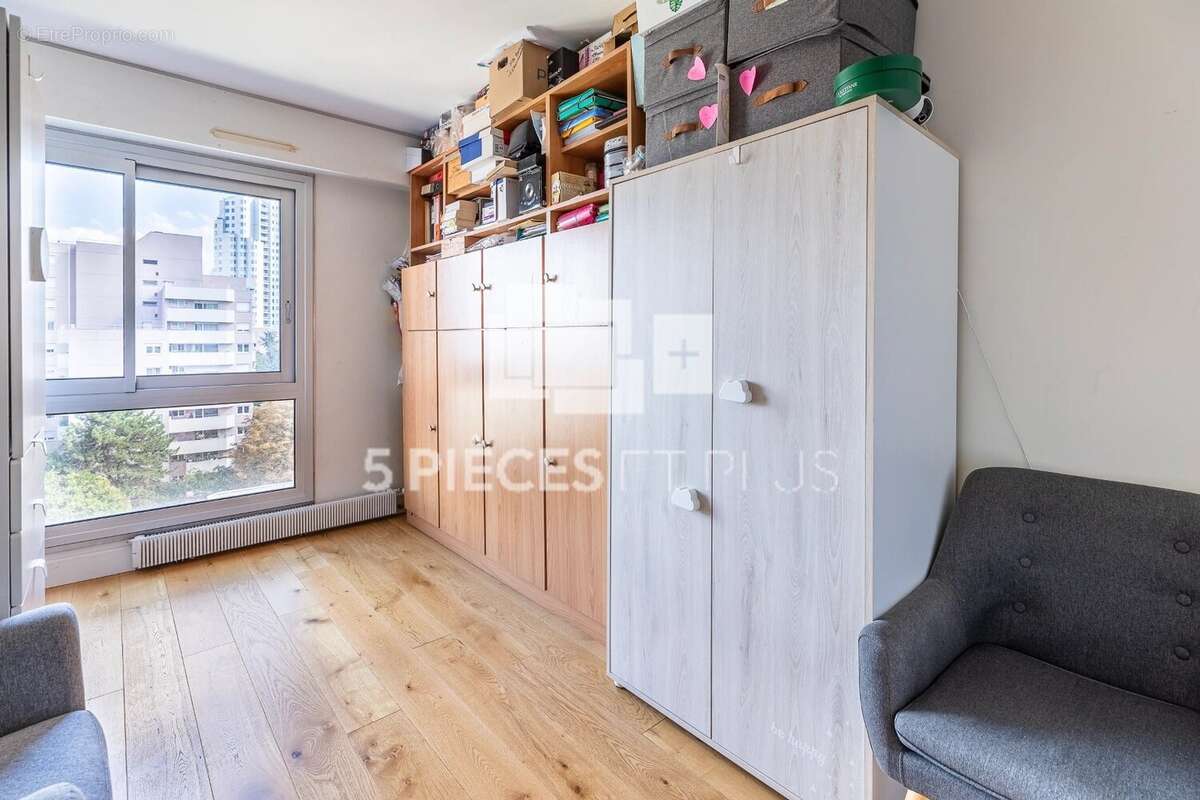 Appartement à PARIS-19E