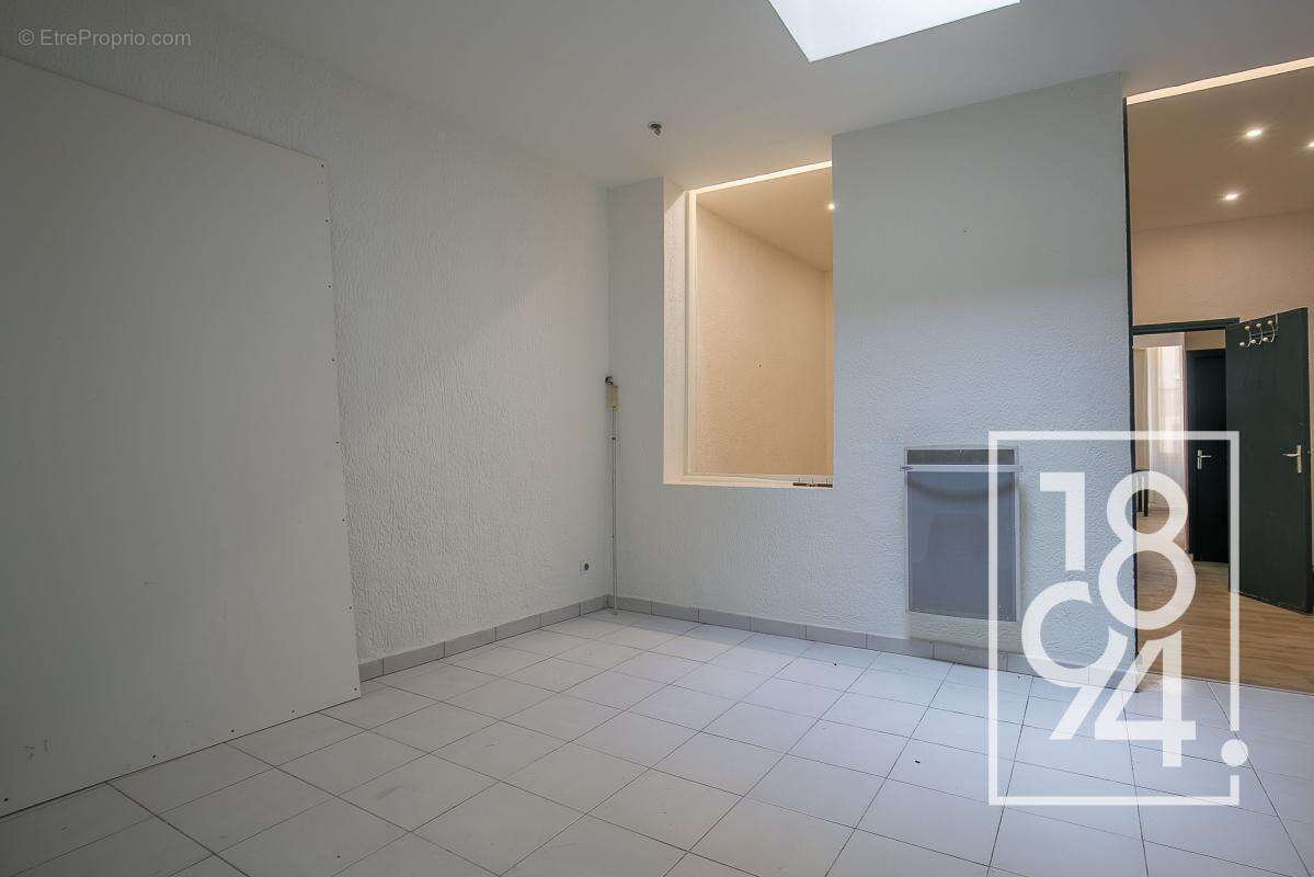Appartement à MARSEILLE-6E