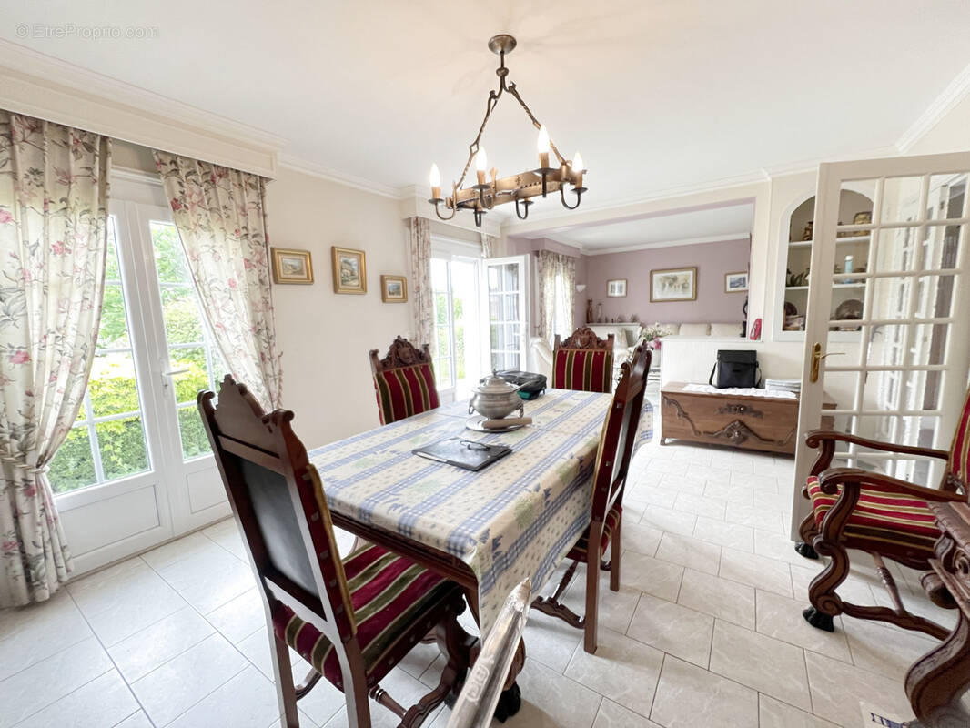 Maison à SAINT-CYR-SUR-LOIRE