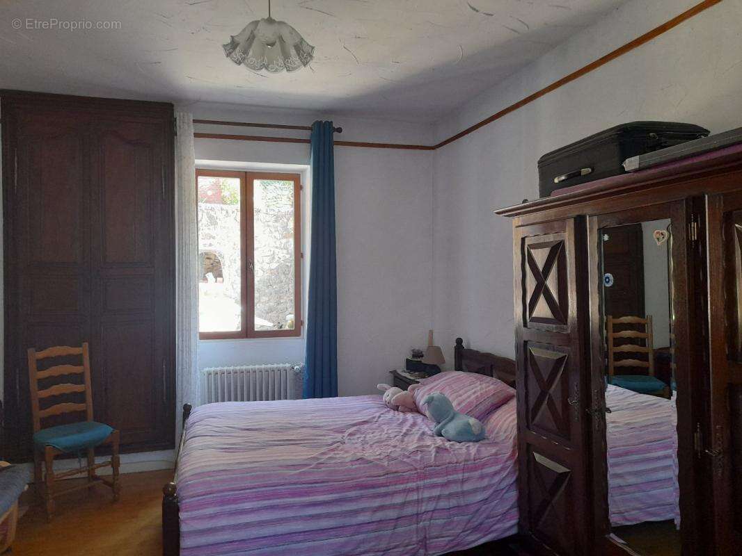 Maison à MONTGIVRAY