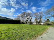 Terrain à SAINT-AVE