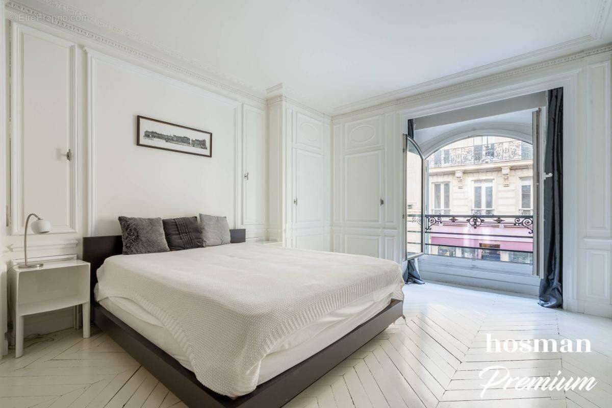 Appartement à PARIS-8E