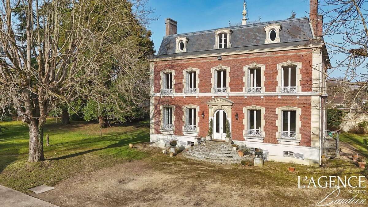 758 m² à Pacy-Sur-Eure  - photo 3