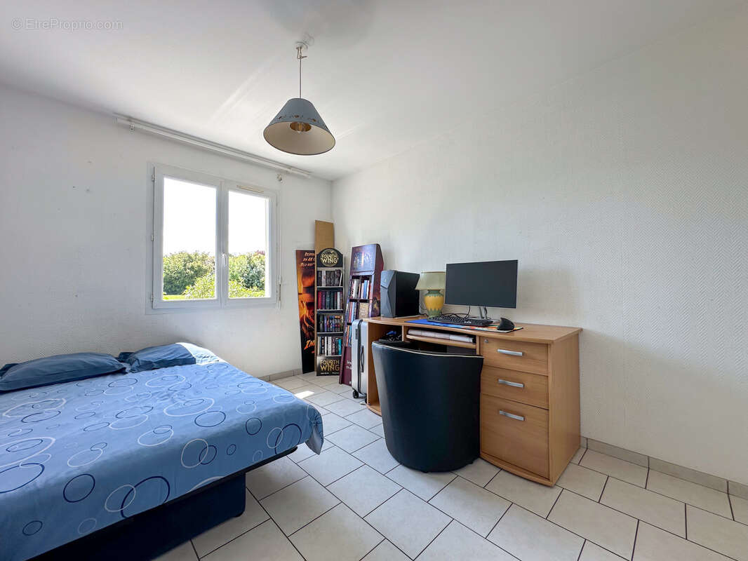 Maison à MACLAS