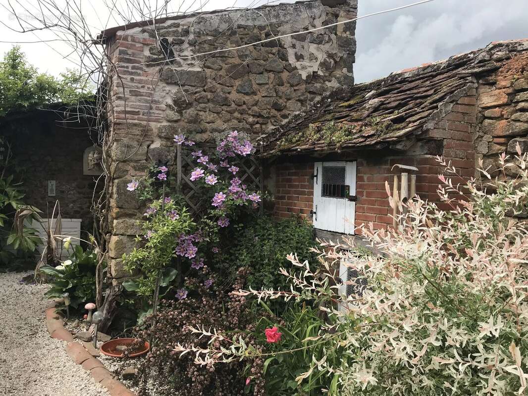 Maison à MAGNAC-LAVAL