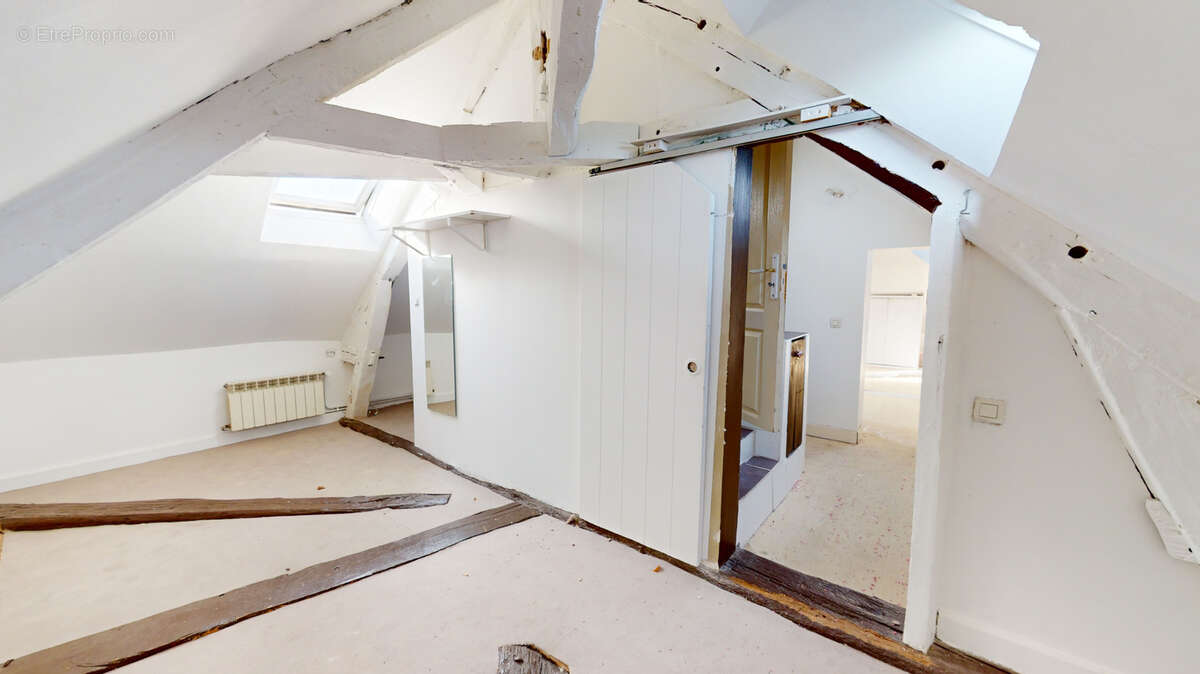 Maison à NEAUPHLE-LE-VIEUX