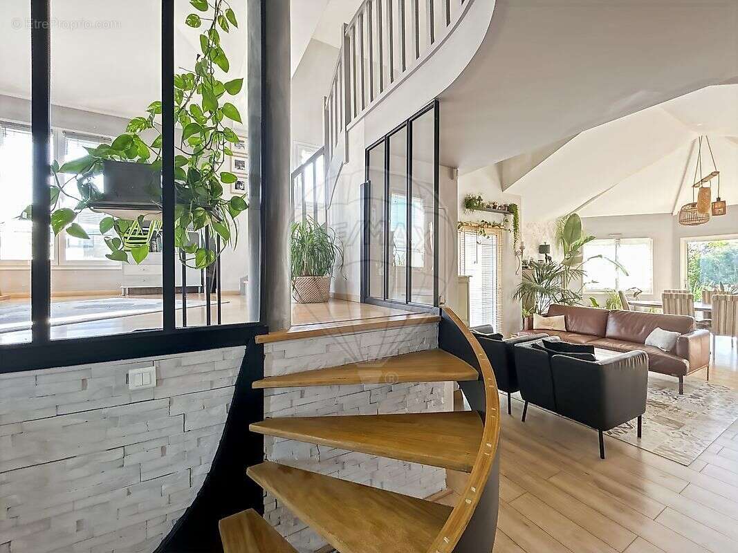 Maison à SAINTE-LUCE-SUR-LOIRE