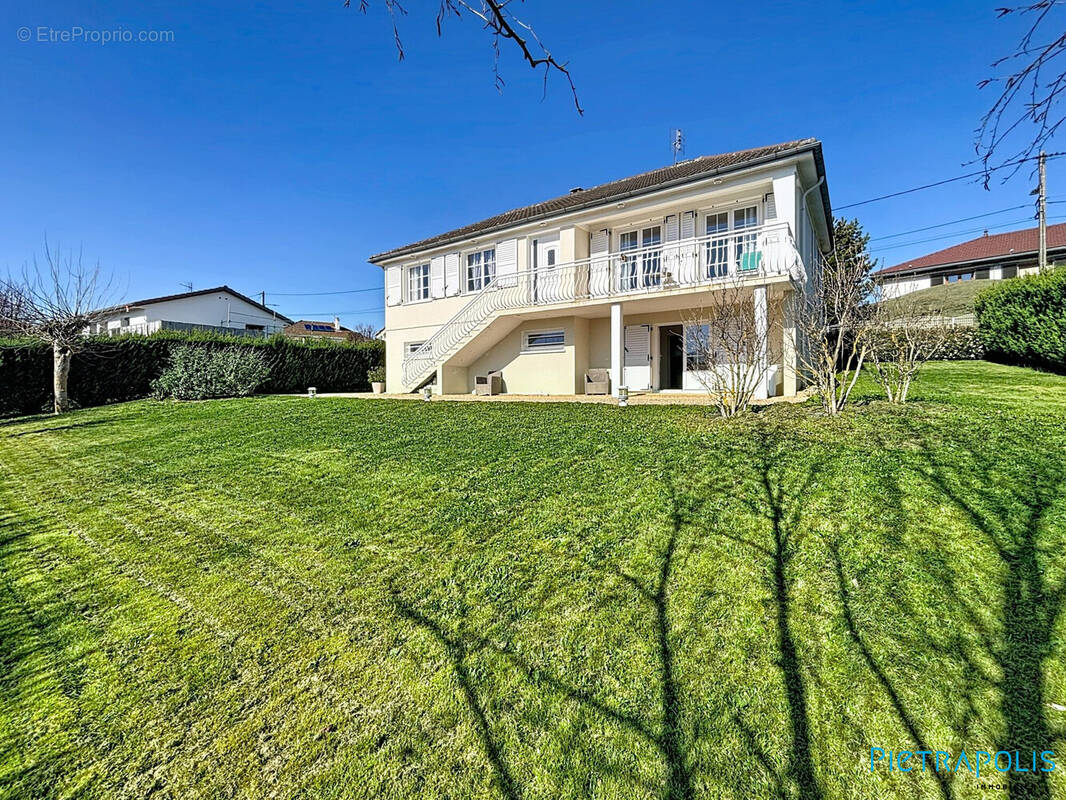 Maison à PONTCHARRA-SUR-TURDINE