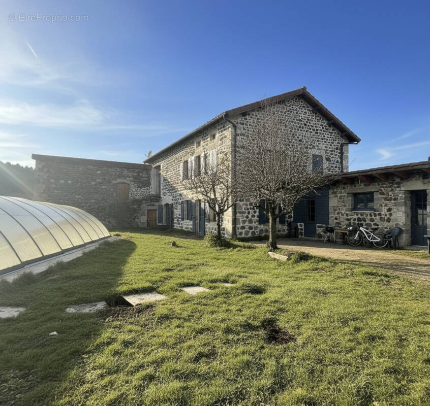 Maison à SAINT-GERMAIN-LAPRADE