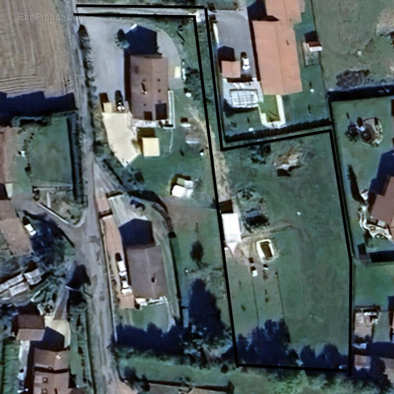 Photo 2 - Terrain à COURS-LA-VILLE