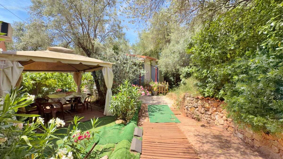 MAISON de 108 m² avec parcelle de 2992m² LE CANNET-DES-MAURES - photo 9