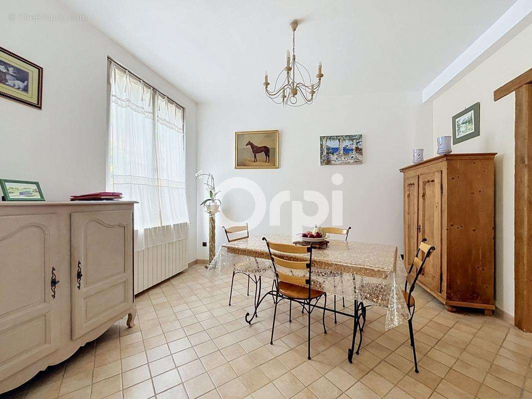 Maison 122 m² Bury - photo 3