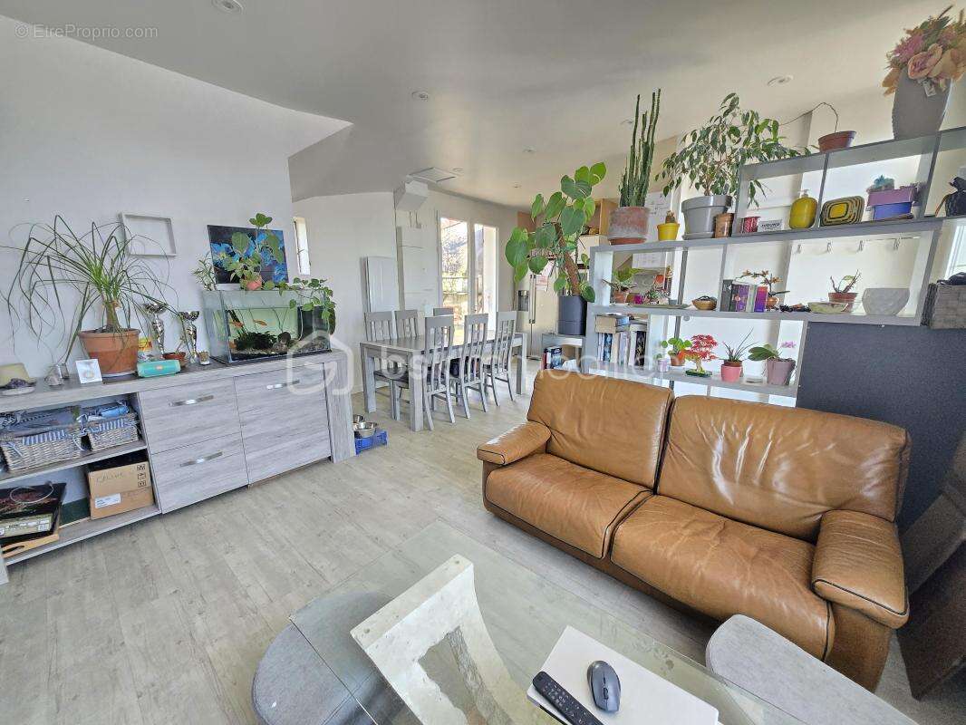 Maison à VARENNES-VAUZELLES