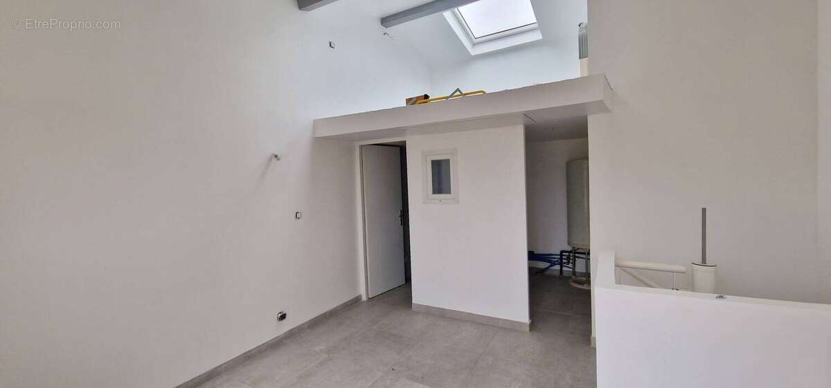 Appartement à ROQUEBRUNE-SUR-ARGENS