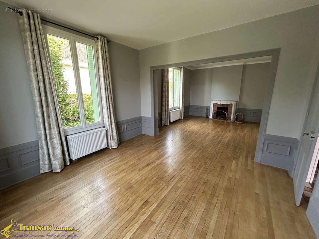 Maison à PUY-GUILLAUME