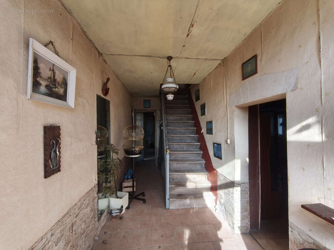 Maison à SAINT-GENIS-D&#039;HIERSAC