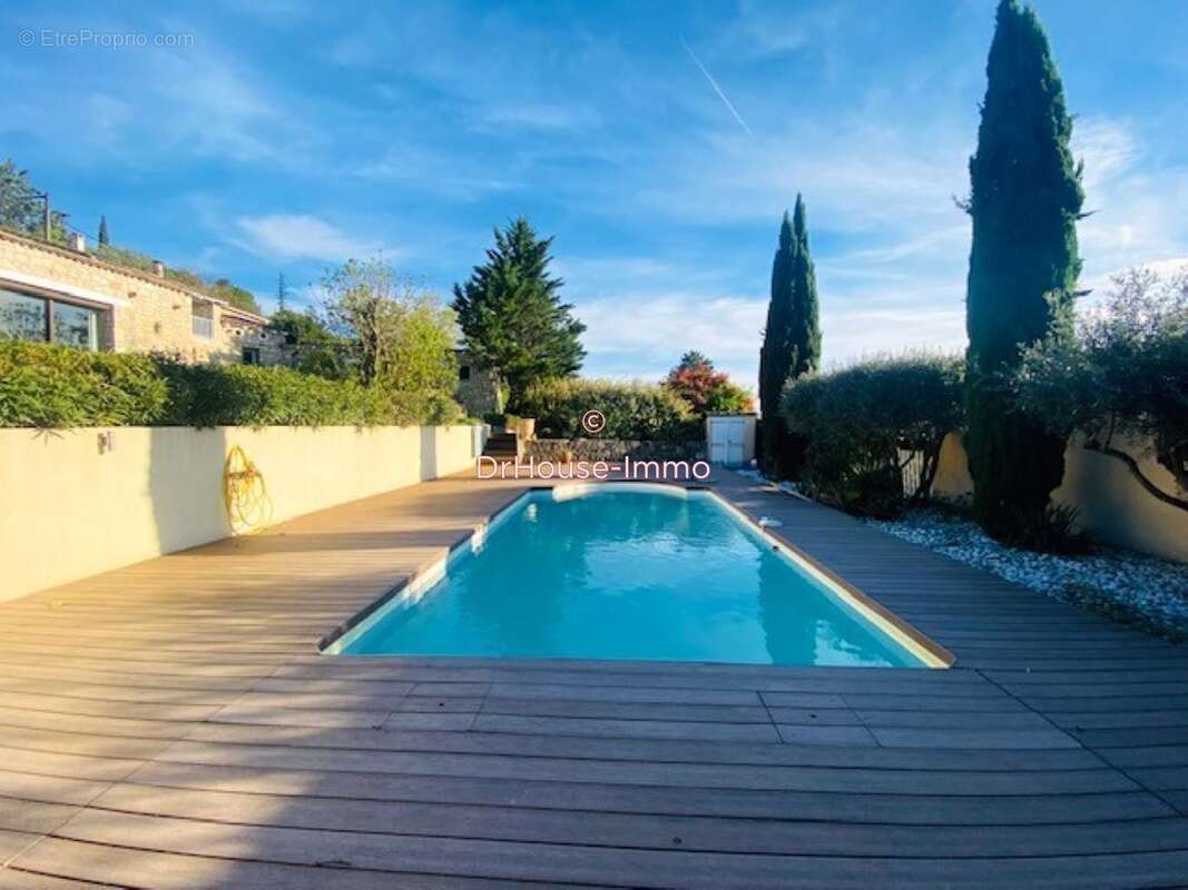 Maison à VEZENOBRES