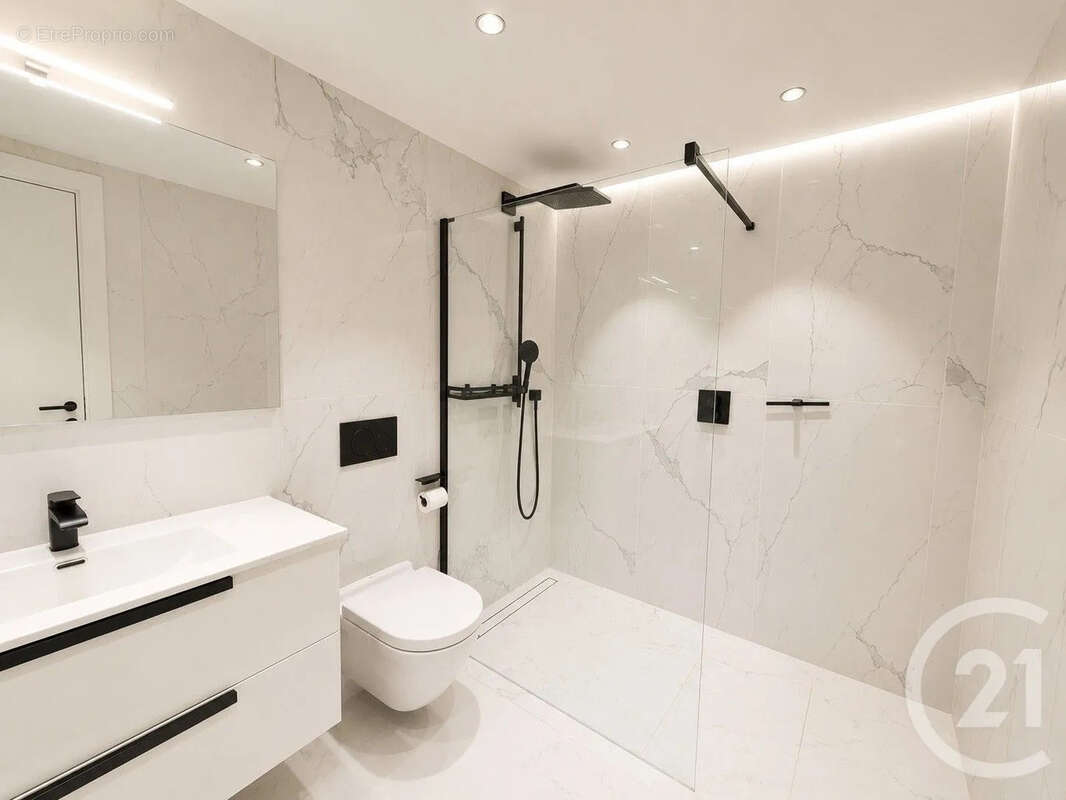 Appartement à ROQUEBRUNE-CAP-MARTIN