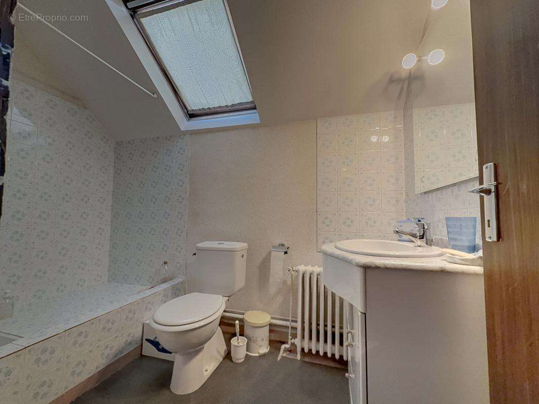 Maison à BRETENIERE